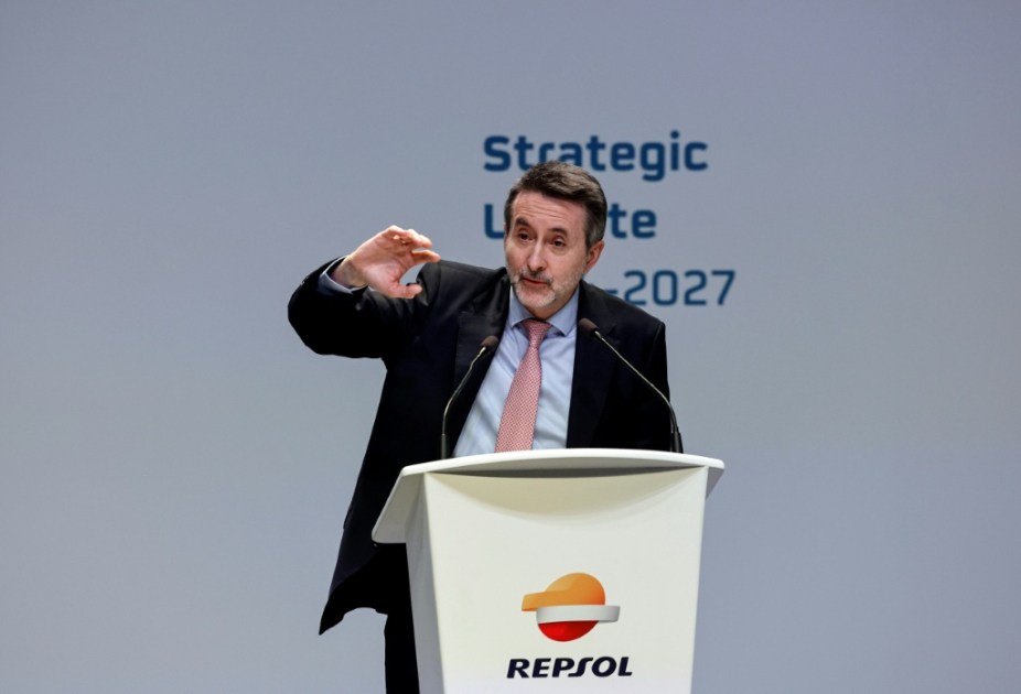 Repsol acusa un fuerte retroceso de sus beneficios por la caída de los precios del petróleo