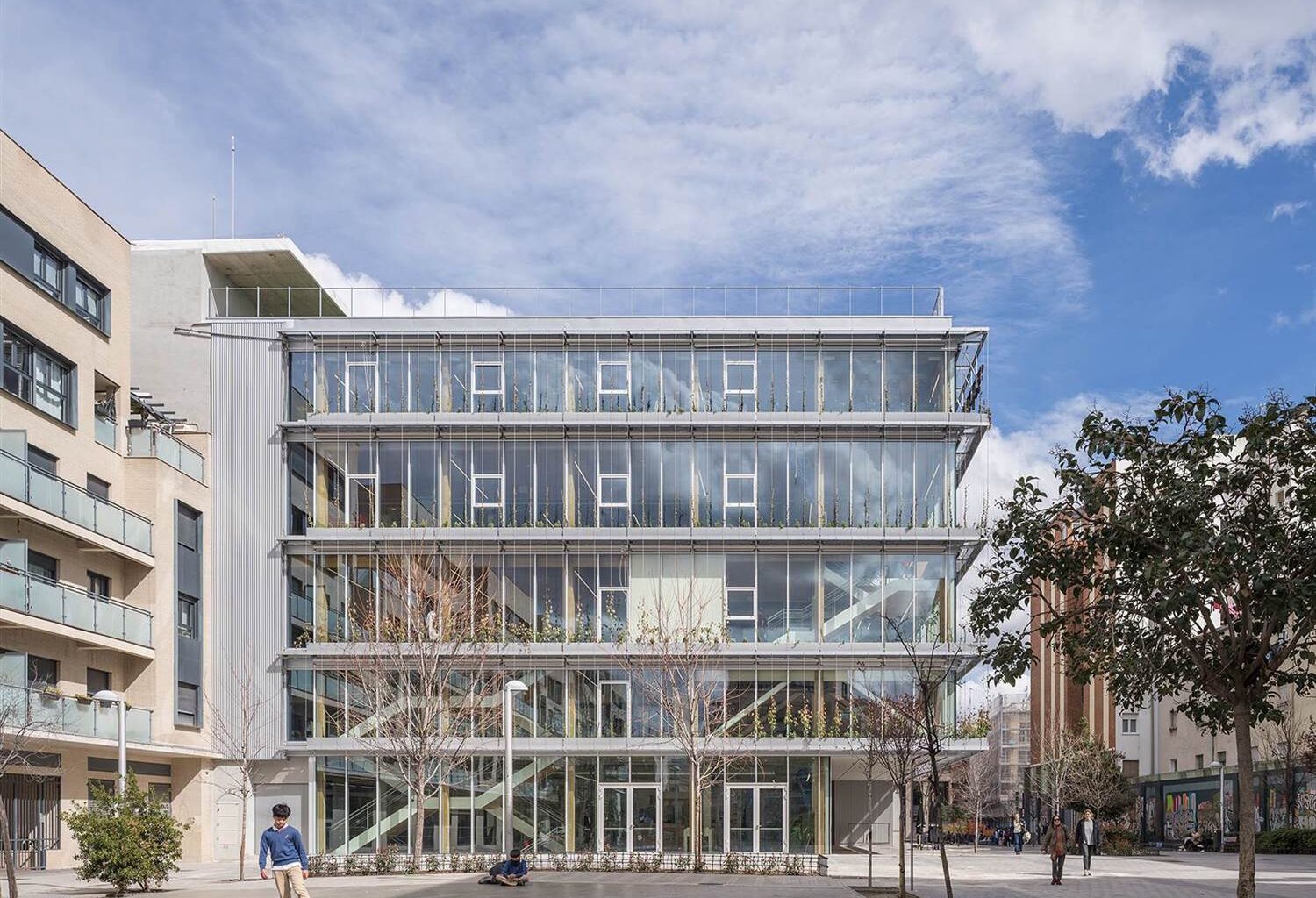 Centro deportivo Municipal Cuatro Caminos en Madrid de Lahoz López Arquitectos