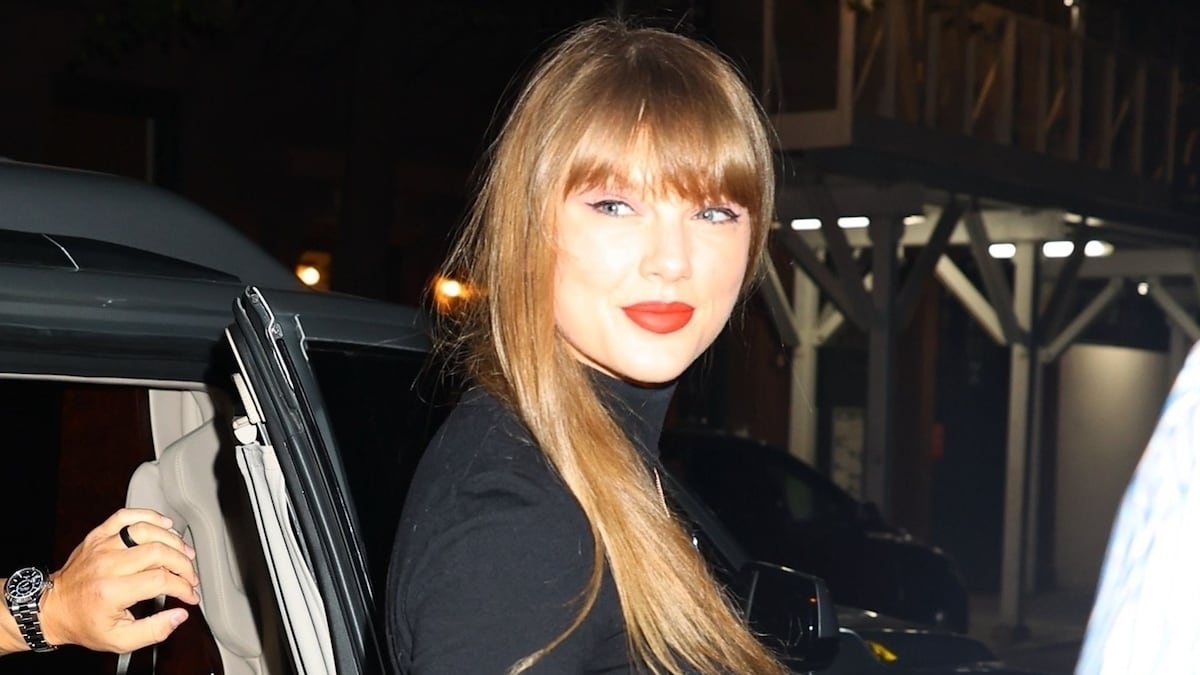 Taylor Swift, con el look perfecto para lucir piernas mientras sigue sorteando polémicas