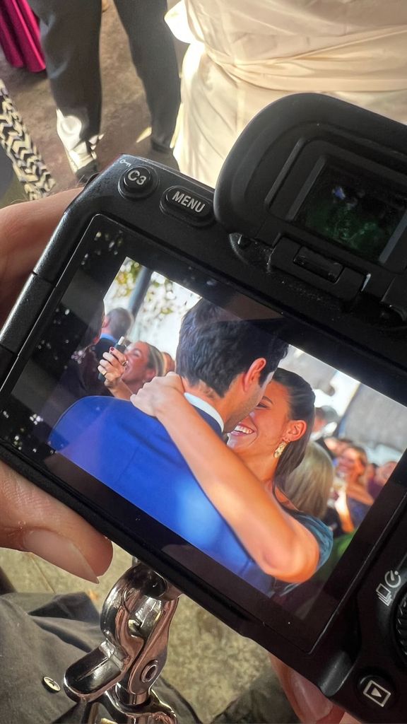Paula bailando con su novio en la boda de Alberto Herrera y Blanca Llandres
