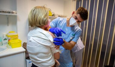 Osakidetza llama a vacunarse contra la gripe ante un previsible adelanto de la curva de contagios