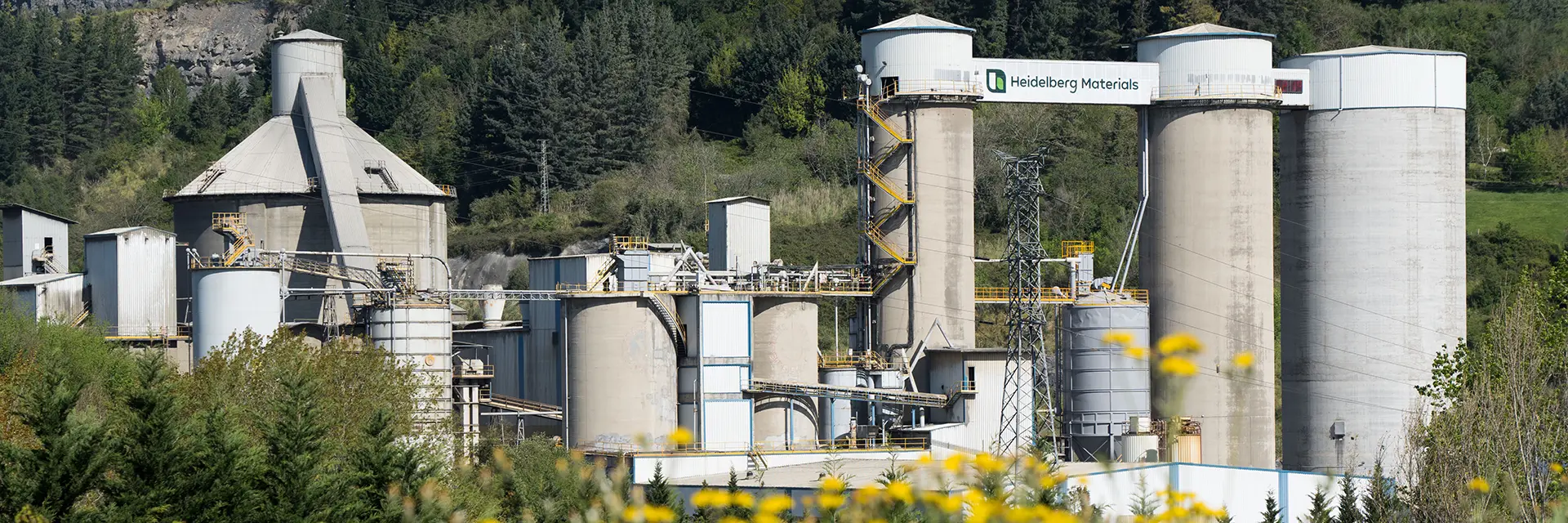 Fallece un trabajador de Cementos Rezola en un accidente laboral