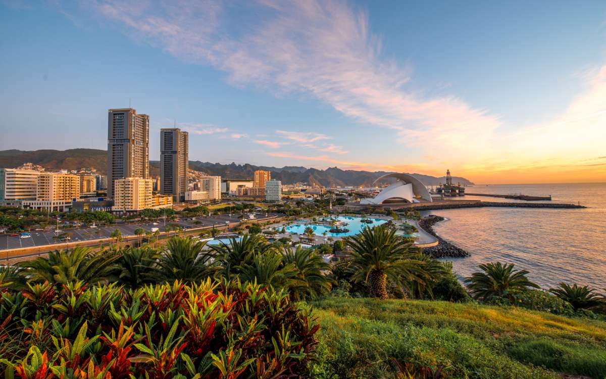 Auditorio y torres de Santa Cruz de Tenerife