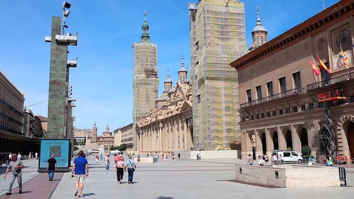 La plaza del Pilar acoge este jueves la actuación de la rapera católica Aisha como parte del acto del Jubileo del mundo de la Educación
