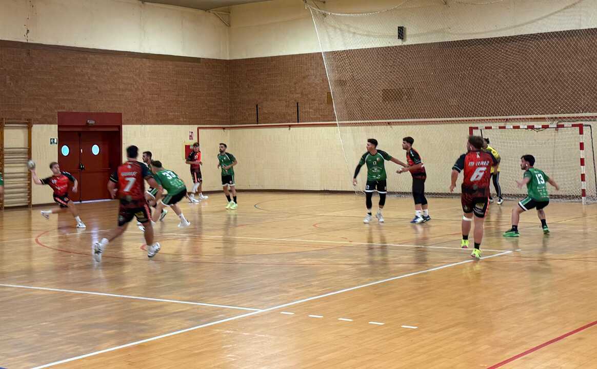 El Viamed Bm San Fernando vence en Valverde del Camino y se pone el traje de líder