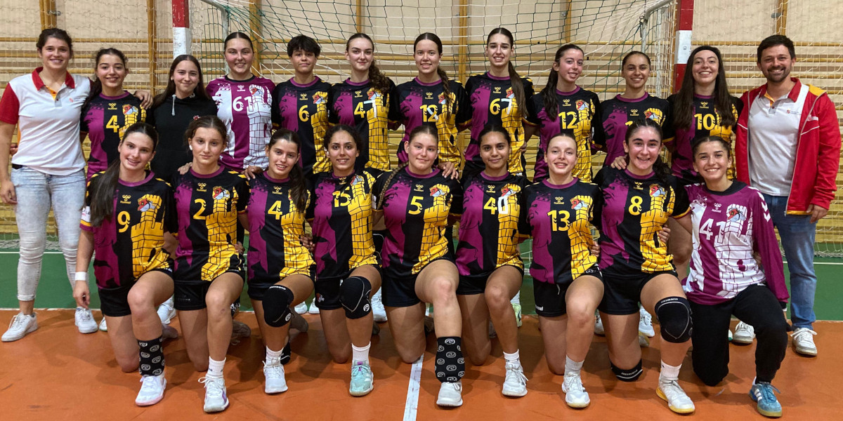 Las jugadoras promesas de España y Portugal, junto a las juveniles de Castilla y León, juegan varios encuentros amistosos