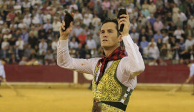 El torero Daniel Luque, herido y trasladado al hospital tras rozar la Puerta Grande en Zaragoza