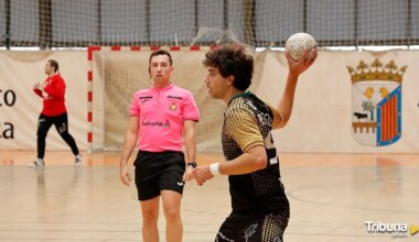 Triunfo para tomar aire de un contundente Balonmano Salamanca