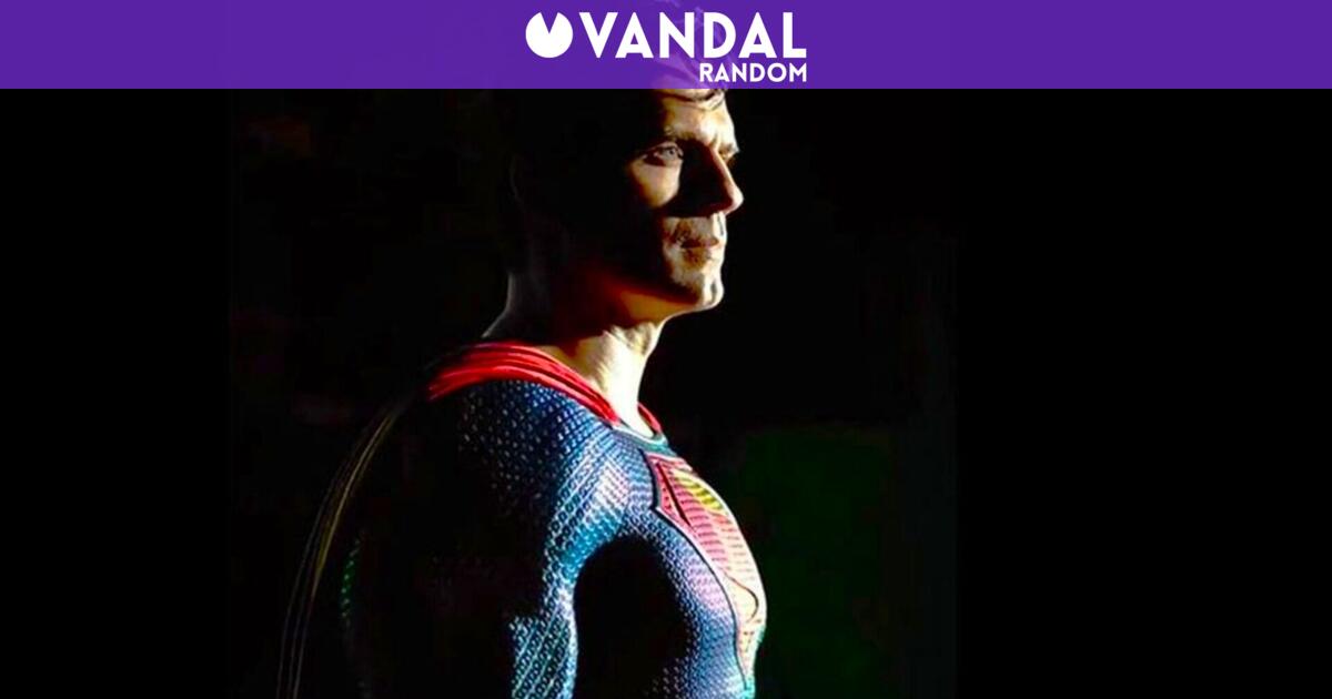 Zack Snyder no se corta y recupera a Henry Cavill como Superman con una potente imagen: 'Espero que ayude' - Vandal