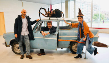 El coche de Harry Potter y su escoba ‘Nimbus 2000’ aterrizan en Vilagarcía