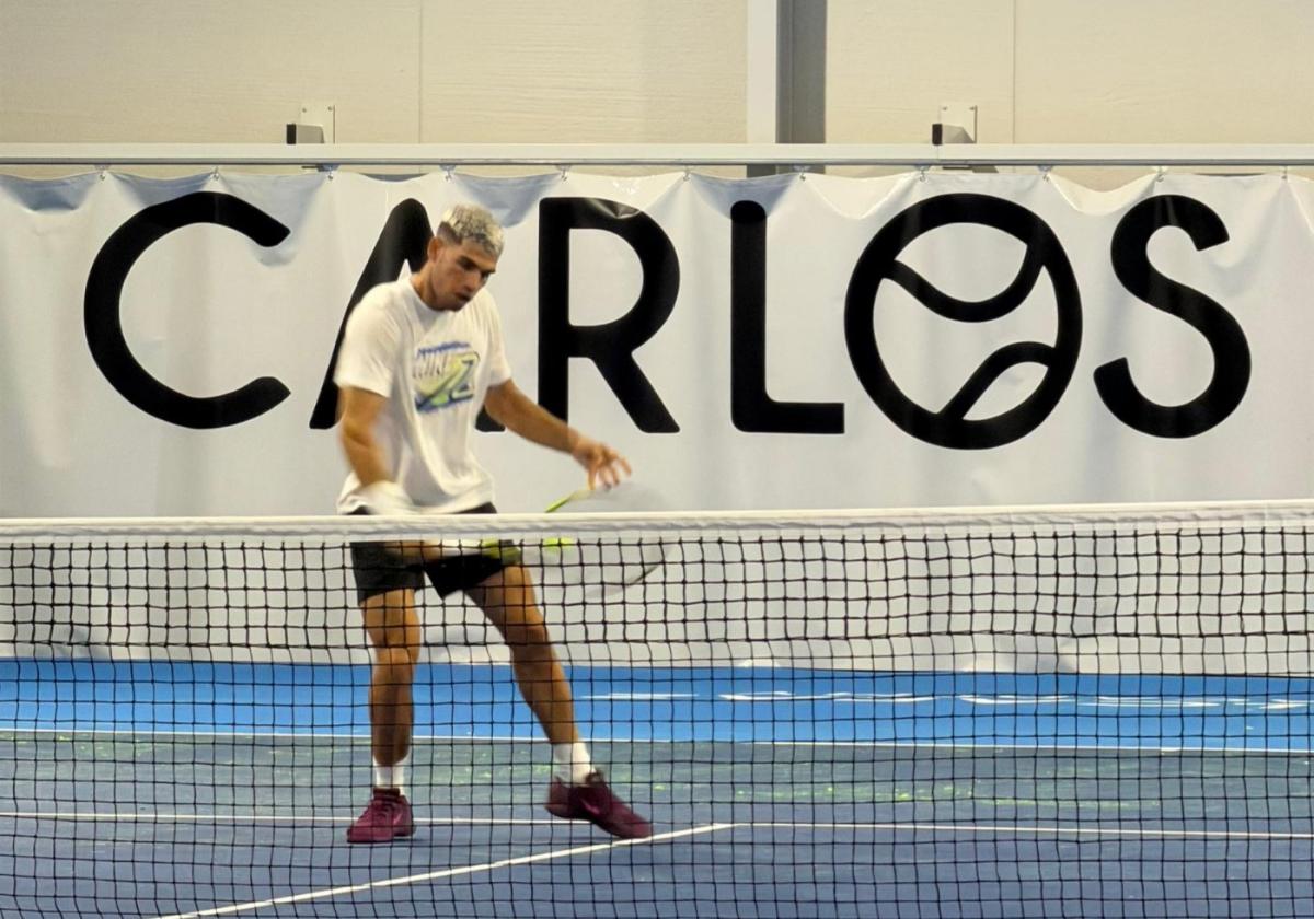 Alcaraz ya engrasa la máquina en casa antes de volver al ruedo