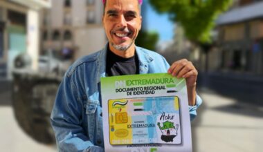 El artista Fernando Sembrador crea su particular DNI extremeño
