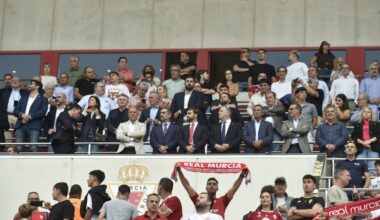 La continuidad o no de Etxeberria en el Real Murcia, el primer paso
