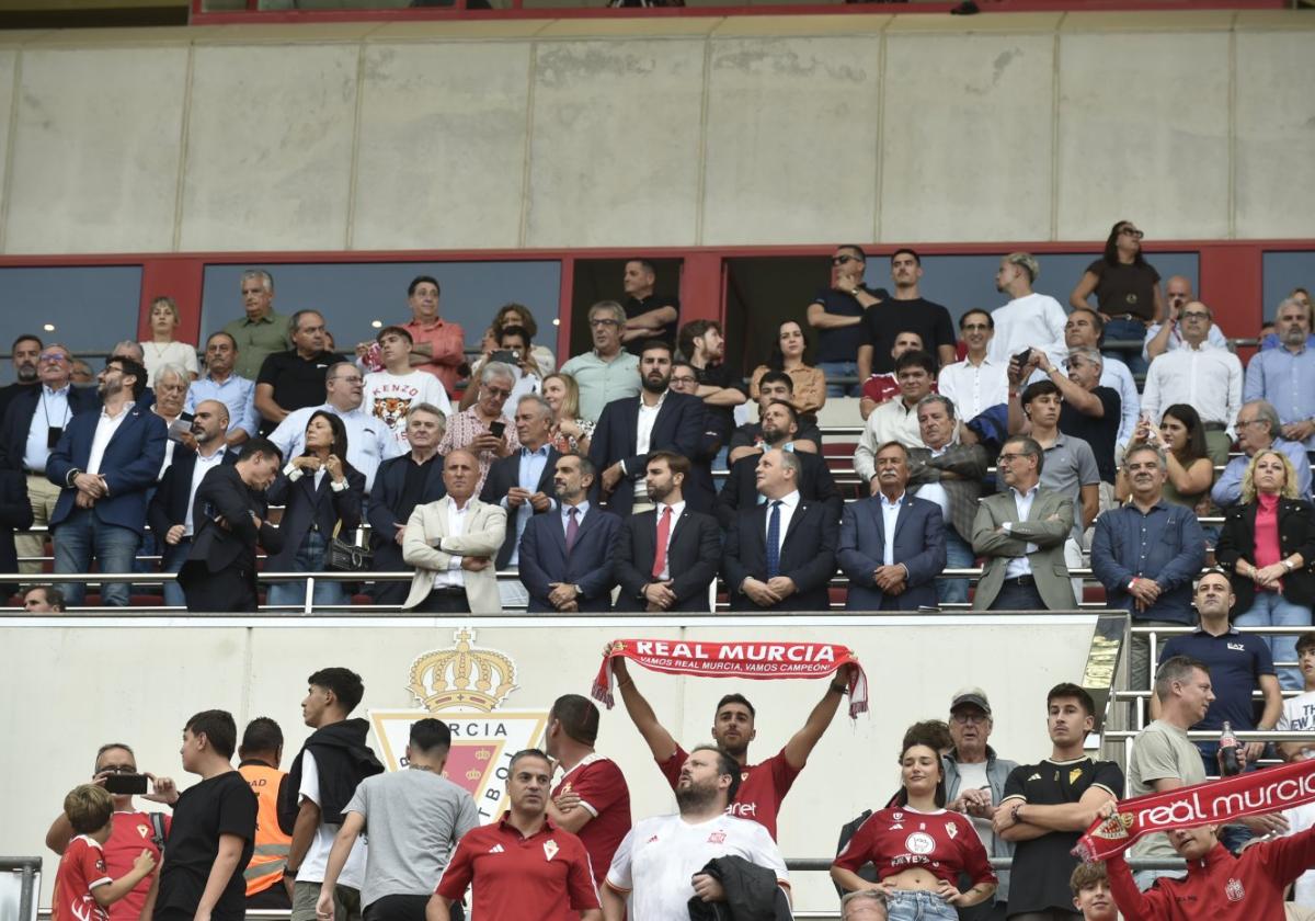 La continuidad o no de Etxeberria en el Real Murcia, el primer paso