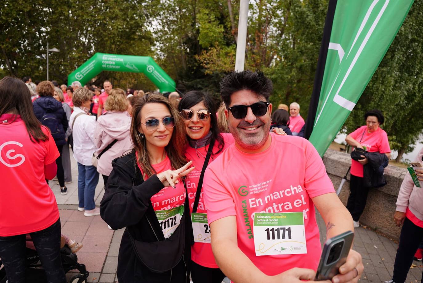 Salamanca 'se tiñe' de rosa por el cáncer