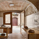 Panaderia Forn Lleva't / Quim Olea · Estudi d'Arquitectura - Fotografía interior, Madera, Iluminación, Ladrillo, Fijación Vigas