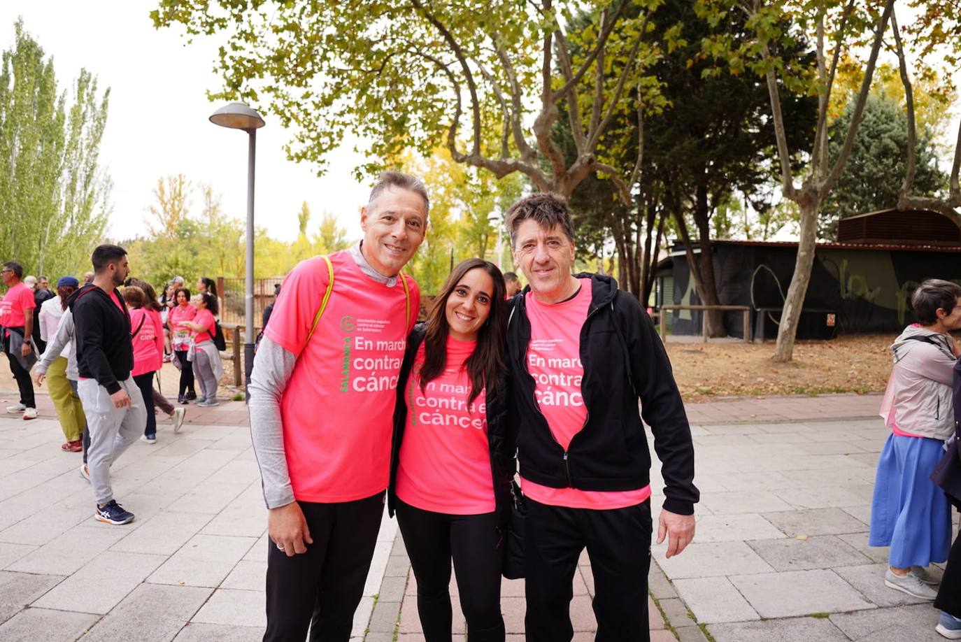Salamanca 'se tiñe' de rosa por el cáncer