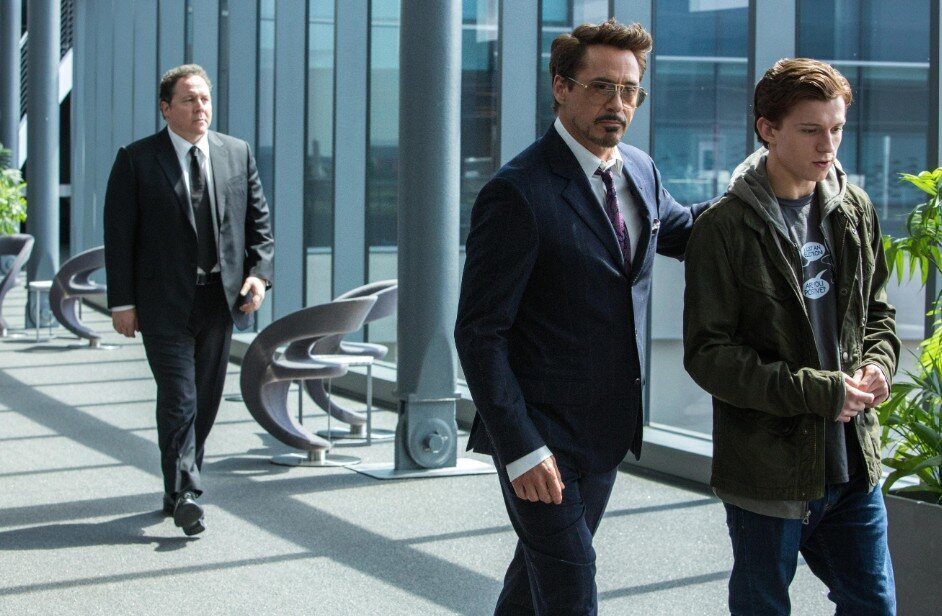 Tom Holland y Robert Downey Jr. en 'Capitán América: Civil War'