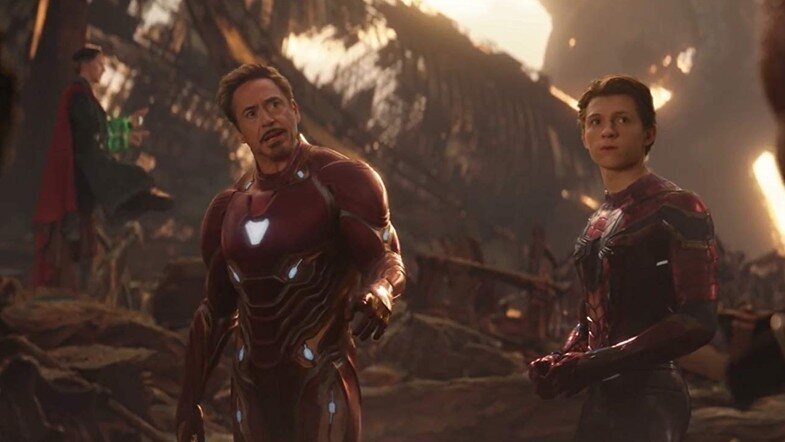 Tom Holland y Robert Downey Jr. en 'Vengadores: Infinity War'