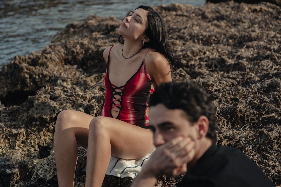 Carla Díaz y Àlex Monner en 'La ruta. Vol. 2: Ibiza'