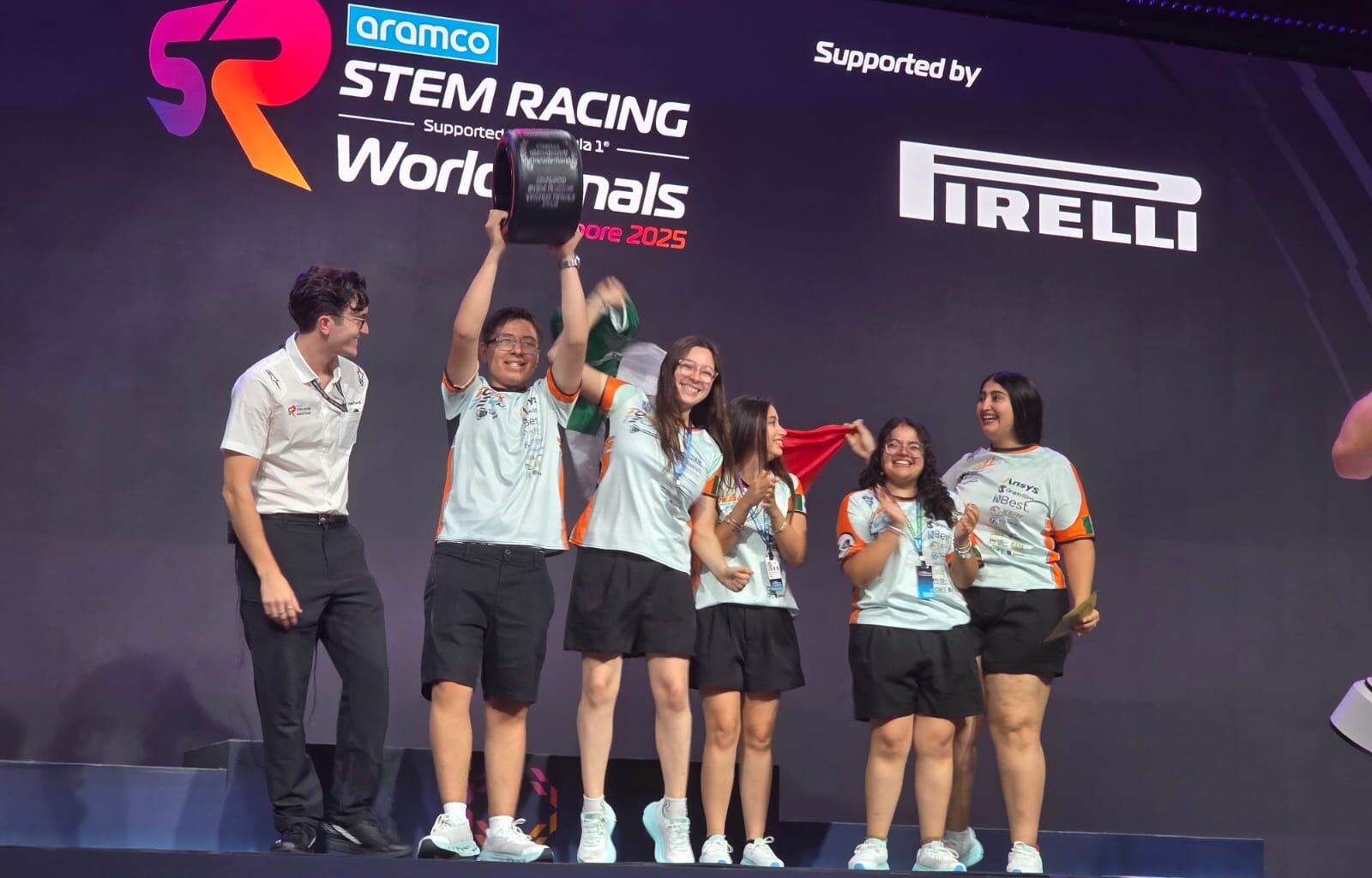 Conquista escudería Tonaltech la “Knockout competition” en la final mundial Steam Racing Supported by F1 en Singapur