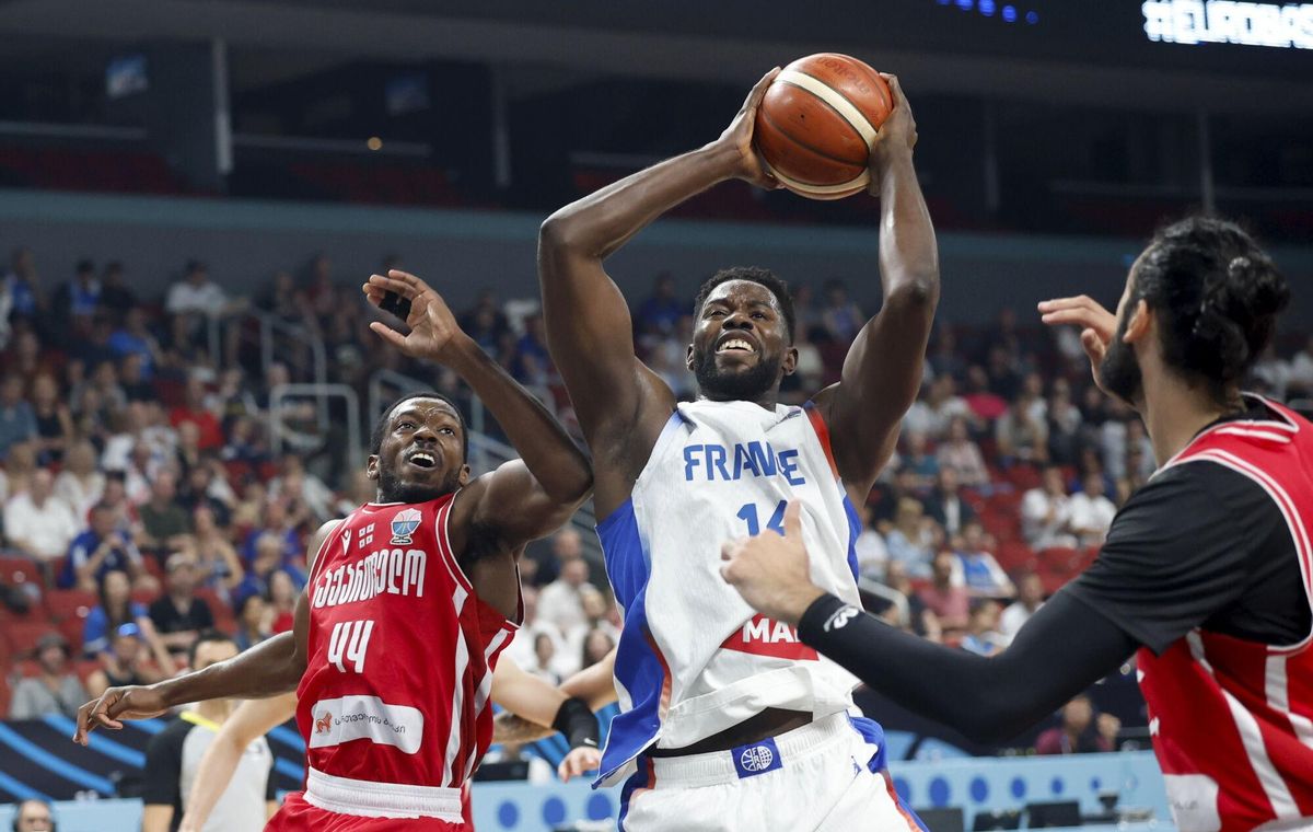 Jaiteh brilló con Francia para lesionarse en la pretemporada con el Dubai Basketball