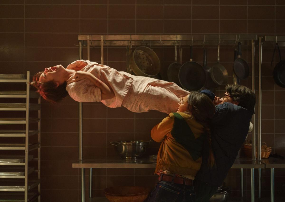 Imagen secundaria 1 - Tres fotogramas de la película.