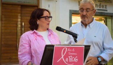IU: "Alhama se empapó de rosa en el Día Contra el Cáncer de Mama"