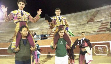 Los novilleros Pedro Andrés y Tomás González salen a hombros en Mojados