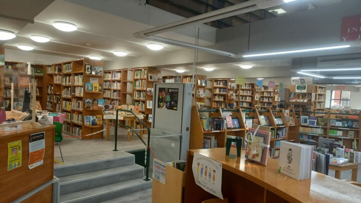 biblioteca Miguel Hernández Villena