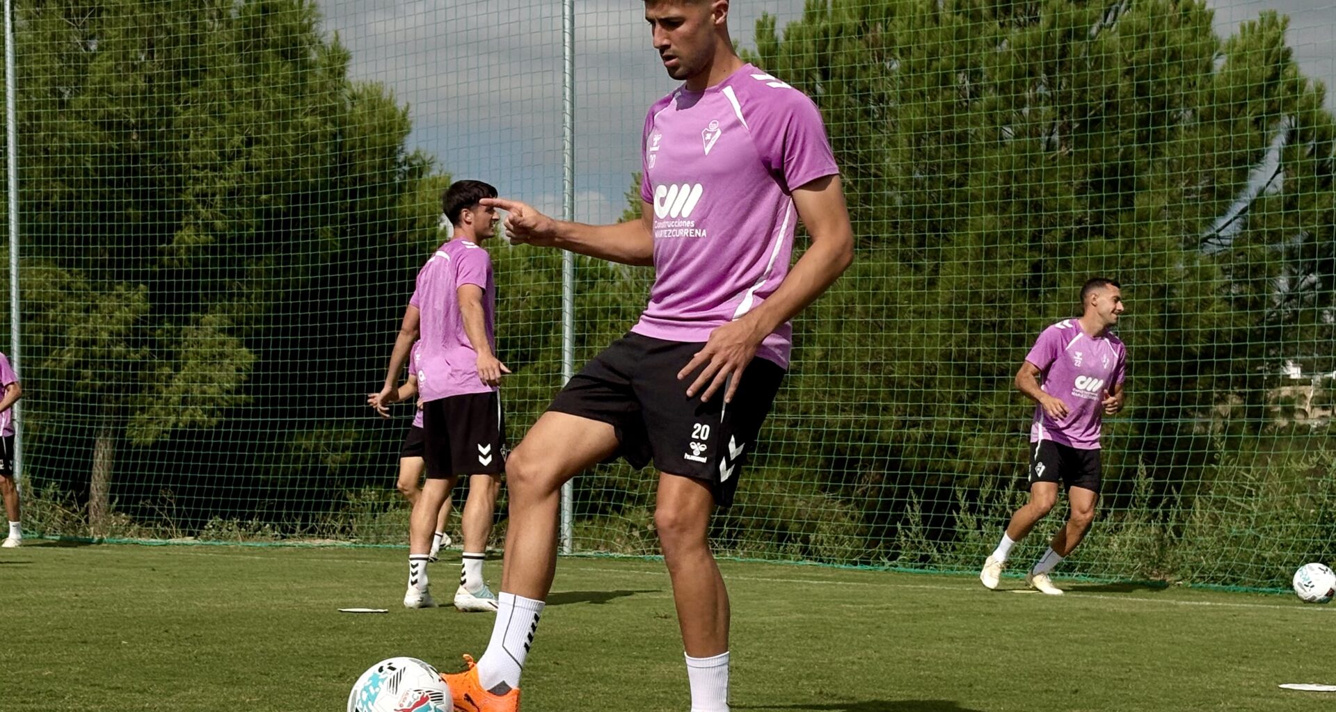 La SD Eibar culmina su preparación del duelo ante el Ceuta en las instalaciones del PFCCostadelsol en Cártama | SD Eibar