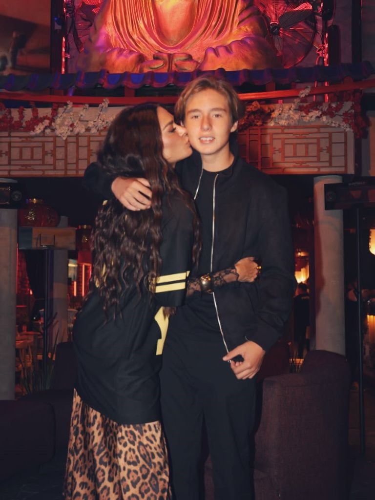 Mateo, hijo de Galilea, acompañó a su mamá en este festejo.