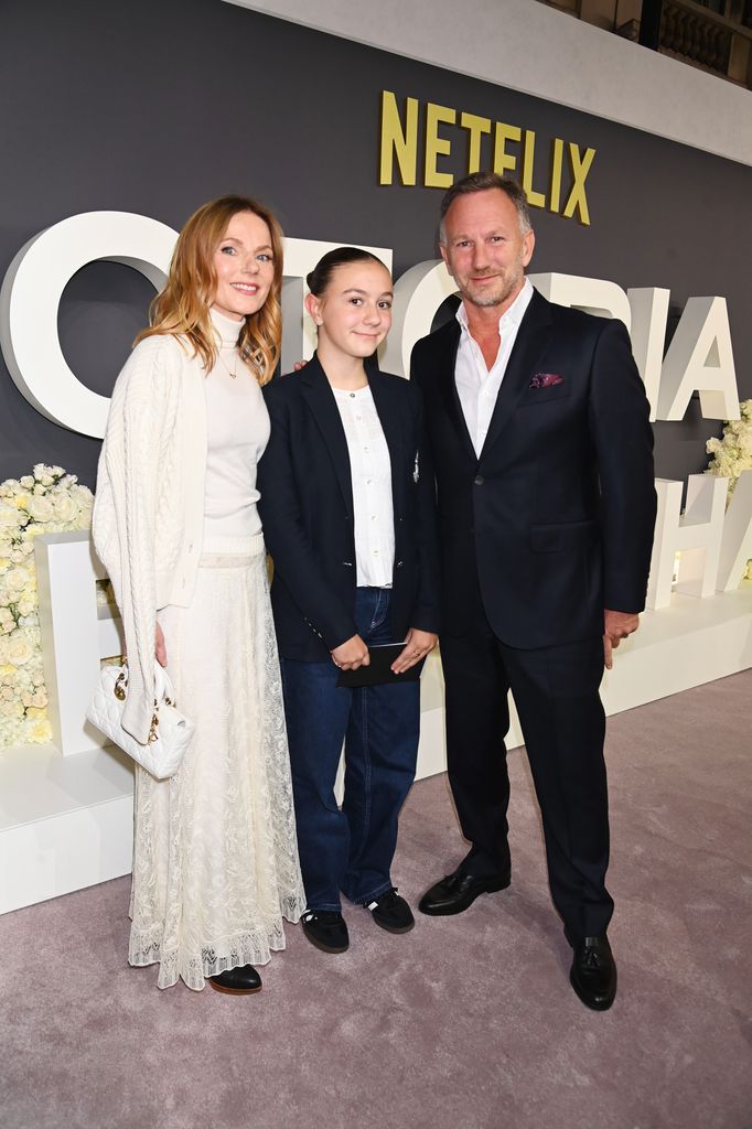 Geri Halliwell, Olivia Horner y Christian Horner en el estreno del documental de Victoria Beckham en Londres el 8 de octubre de 2025