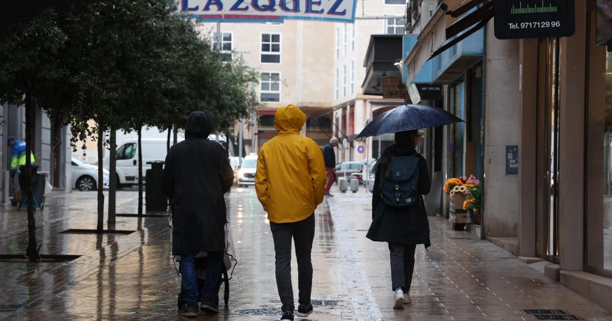 Emergencias amplía la alerta naranja por lluvias y tormentas a toda Baleares