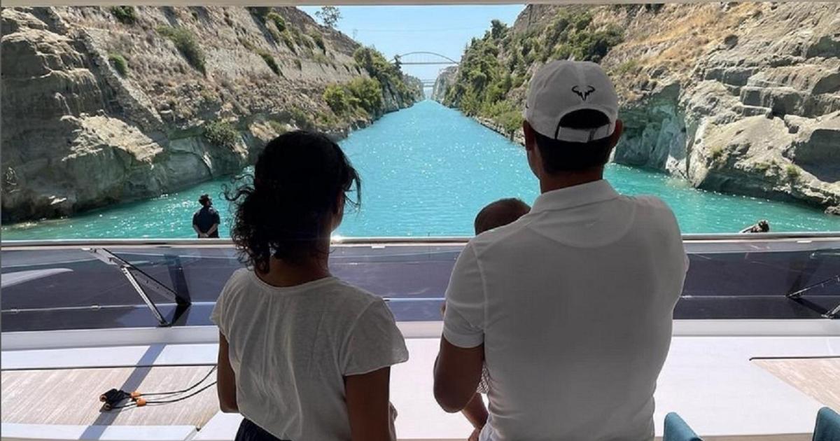 Rafa Nadal comparte en redes sociales la primera fotografía junto a sus dos hijos y Mery Perelló