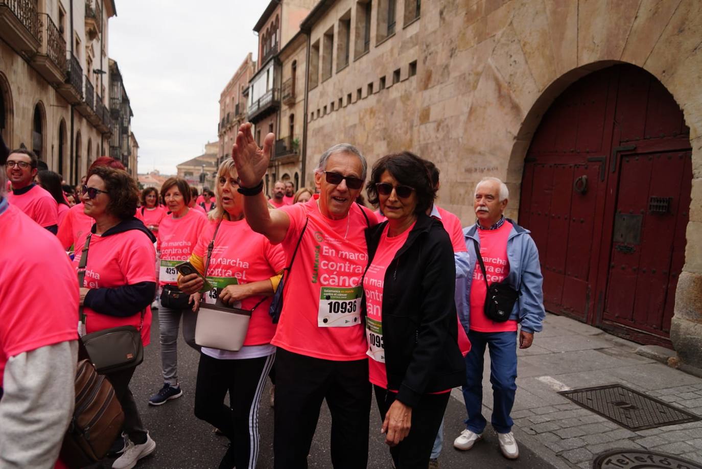 Salamanca 'se tiñe' de rosa por el cáncer