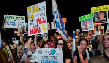 Qué se sabe de los rehenes con vida que liberará Hamás | Internacional