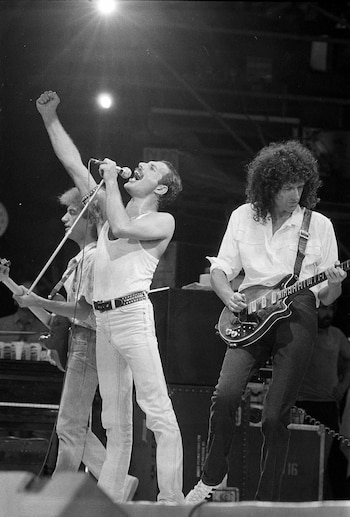 El debut de Queen enfrentó