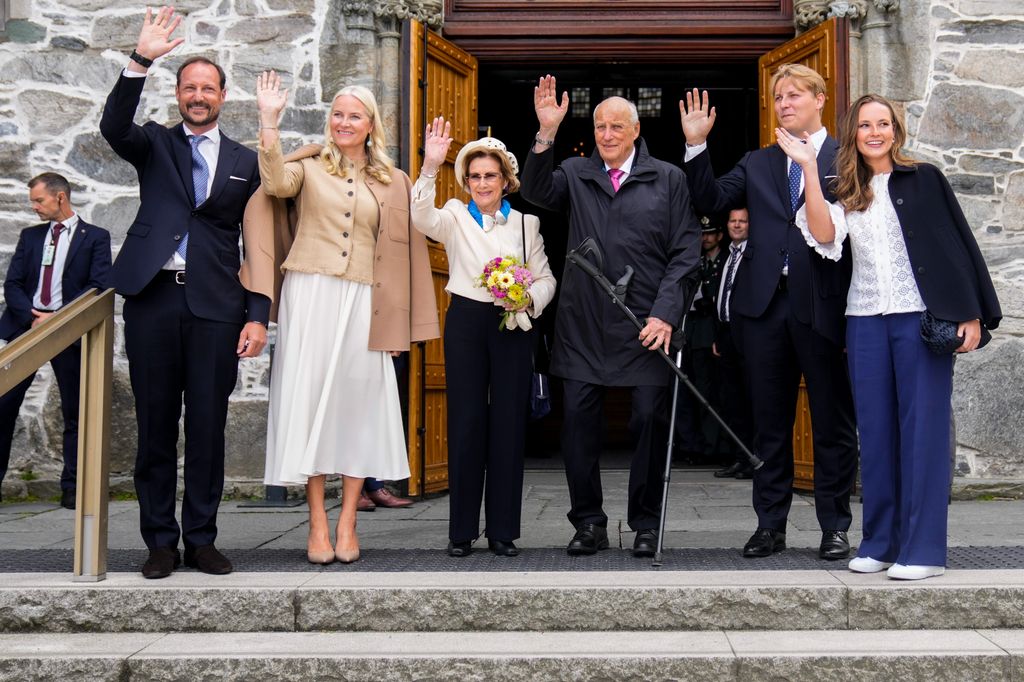 Ingrid y Sverre de Noruega con la Familia Real de Noruega