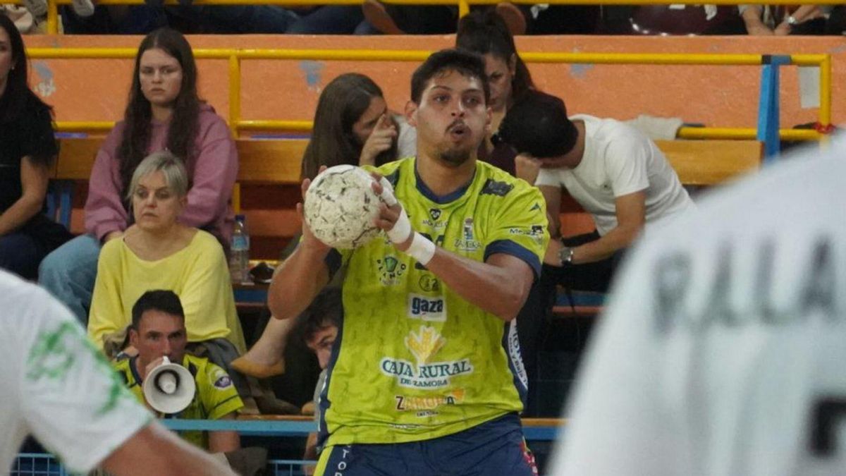 Felipe Ferreira, en el encuentro frente a ULE Ademar «B».