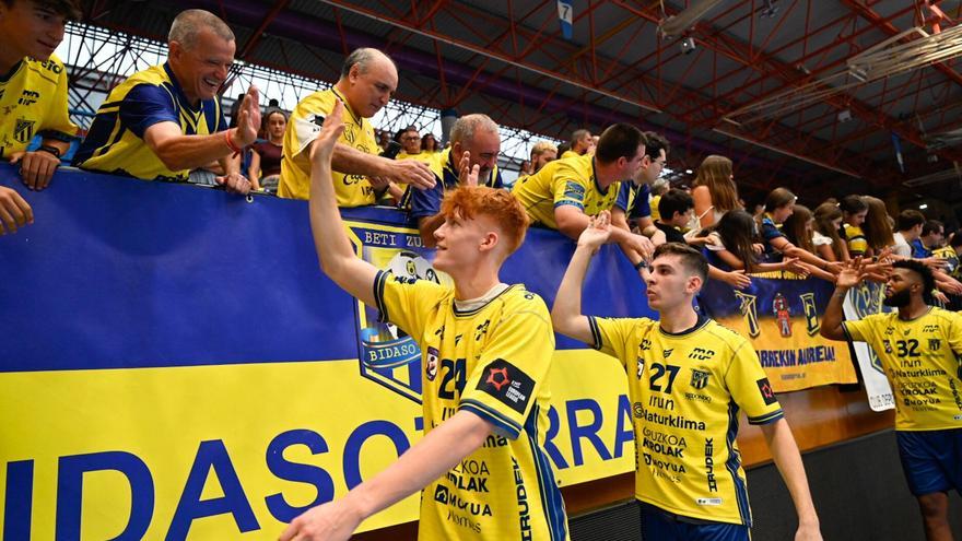 Éxodo y un debut internacional en el Irudek Bidasoa Irun