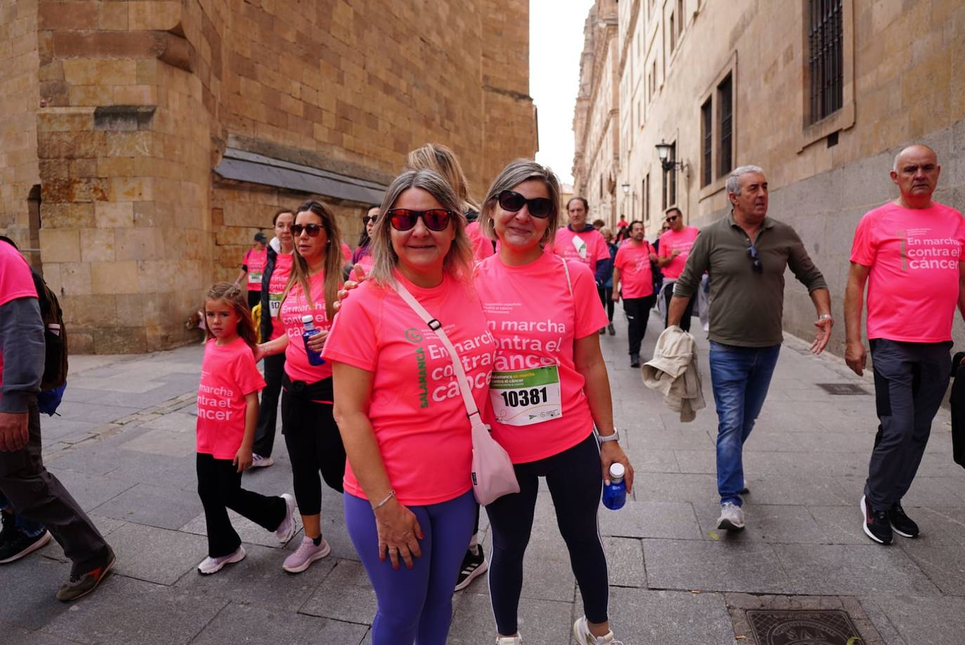 Salamanca 'se tiñe' de rosa por el cáncer