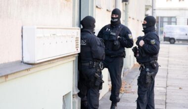 La Policía alemana se incauta de cientos de armas de guerra en manos de una banda organizada