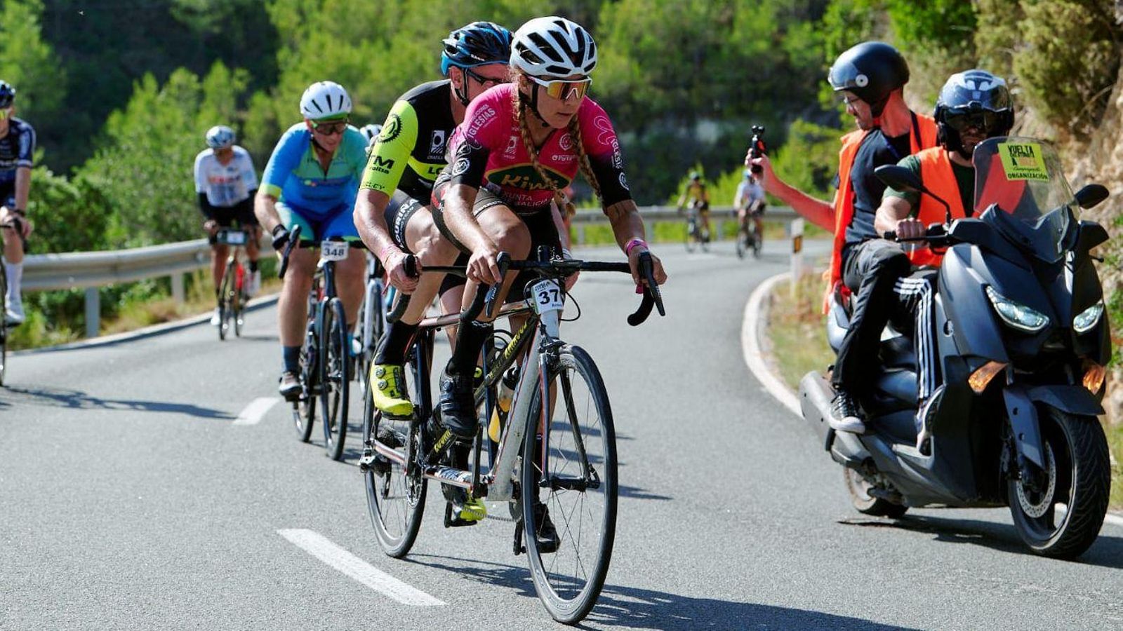 Eli Caldas forma con Antonio González un tándem inusual, al ser piloto la corredora. Eli Caldas forma con Antonio González un tándem inusual, al ser piloto la corredora.