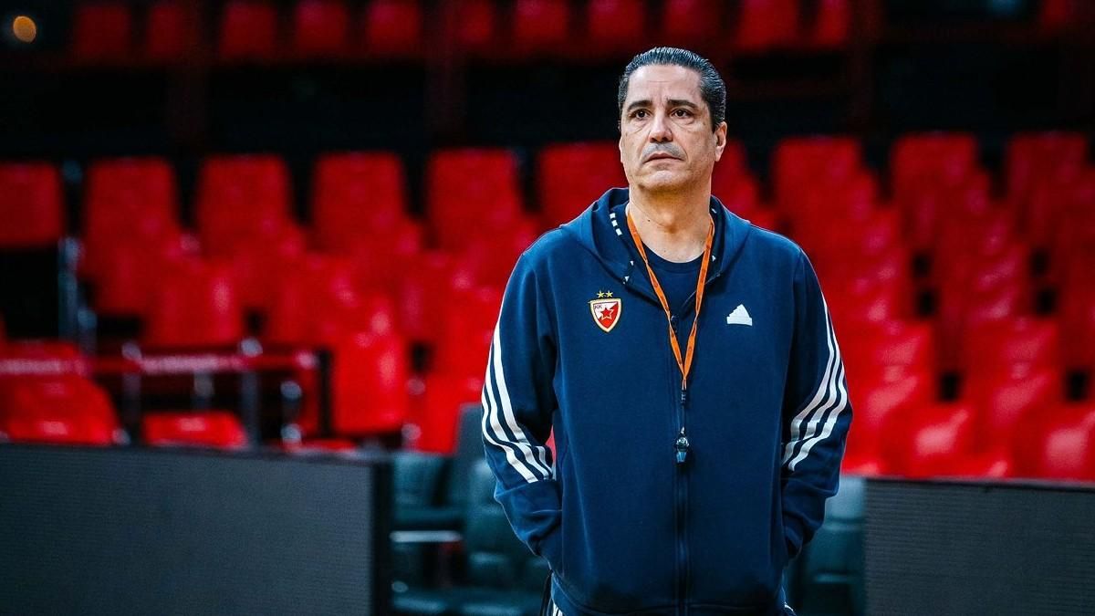 Sfairopoulos, en un entrenamiento con el Estrella Roja