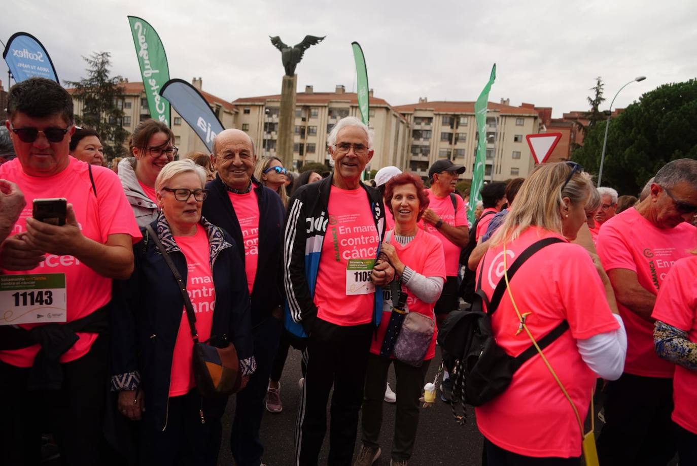 Salamanca 'se tiñe' de rosa por el cáncer