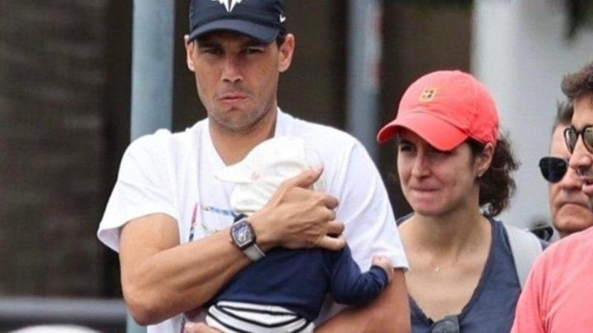Rafa Nadal con su hijo y su mujer