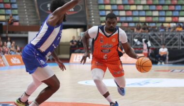 Yoanki Mencía, en un amistoso contra el Porto con el Leyma.