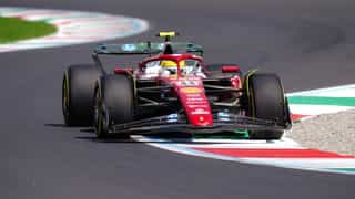 Lewis Hamilton le da una alegría a Ferrari en Monza