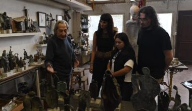 El escultor Buciños abre por primera vez las puertas de su taller al público en Ourense